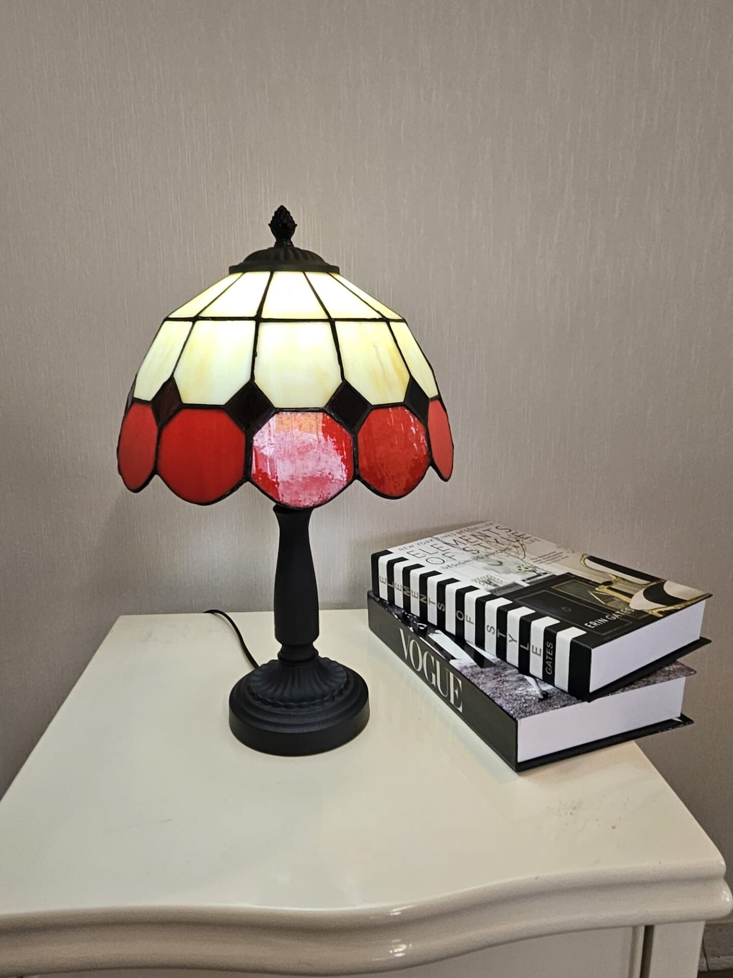 Vitray Abajur Masa Lambası Siyah Ayak 25Cm (10'') - Kırmızı